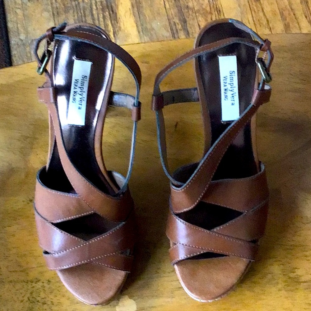 Vera Wang heel